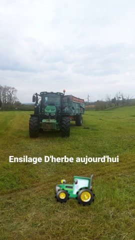 Ensilage d'herbe  La Ferme De Reculefort à La Tour Du Pin